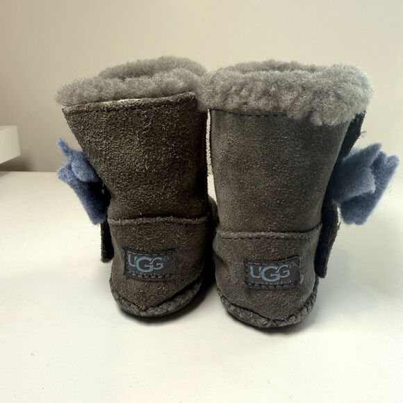 UGG Cassie Baby Boots Booties Gray Suede Leather Blue Bow 6-12 Mos 2/3 - Picture 3 of 8
